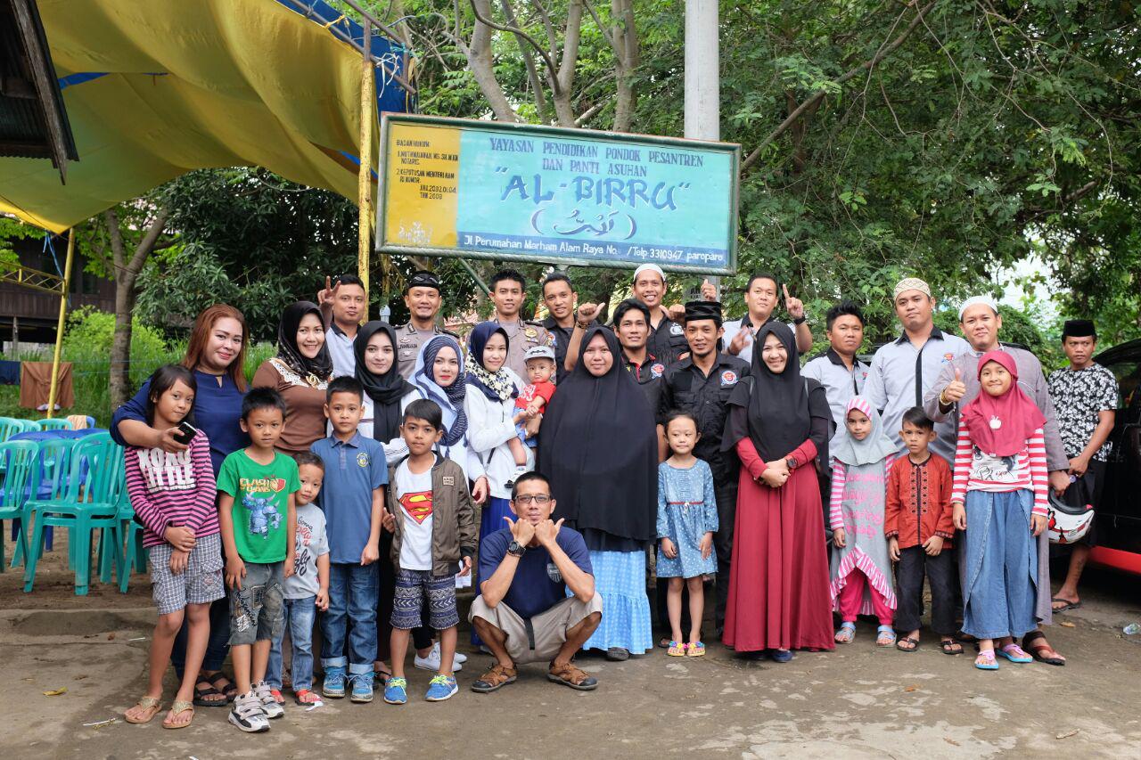 Bharaduta D’Pandiga Polres Parepare Berbagi Kepada Sesama