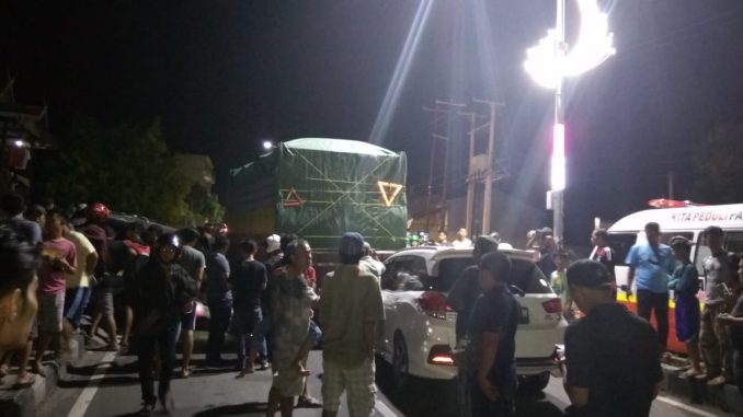 Tabrakan beruntun di tankan jalan Jenderal Sudirman, Ahad malam 16 September 2018. 