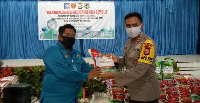 KNPI Parepare dan FPA Libatkan TNI-Polri Salurkan 300 Paket Sembako ke Warga