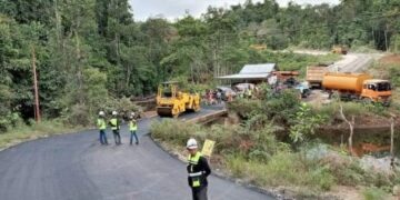 Plt Gubernur Sulsel Lanjutkan Pembangunan Ruas Jalan Penghubung Lutim-Sulteng