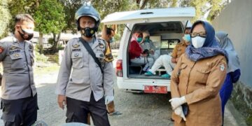 Tim Puskesmas Pammana Lacak Contact Pasien Covid-19