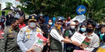 Bantuan Pemkot Parepare Tiba di Sulbar, Diserahkan Langsung Wali Kota Parepare ke Korban Gempa