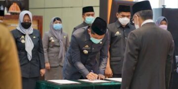 Lantik Pejabat Administrator dan Pengawas Pemkot Parepare, Taufan Pawe Pesankan Ini