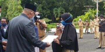 Wawali Parepare Serahkan Secara Simbolis Bantuan Rastra ke KPM