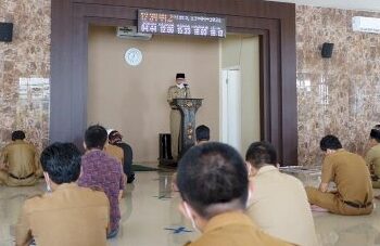 Puasa Pertama, Wali Kota Parepare Beri Kultum di Masjid Binalipu
