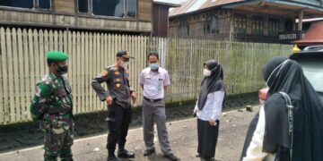 Kapolsek Baranti Dampingi Tim Medis Tracing Contact Covid-19
