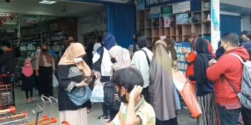 Satgas Raika Cek Penerapan Aplikasi Peduli Lindungi di Toko Agung