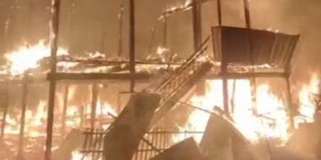 Empat Rumah Panggung di Pinrang Terbakar, Satu Orang Meninggal