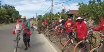 Komunitas Sepeda Ontel di Pinrang Turut Rayakan HUT RI Ke 76