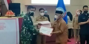 Terima Paket dari CSR, Bupati Enrekang Doakan Usaha BUMN/BUMD Sukses