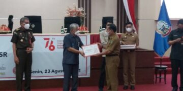 Pemkab Sidrap Terima 400 Paket Bantuan Bahan Pokok dari BUMN dan BUMD