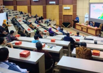 Wawali Parepare Saksikan Penyerahan Kartu Jaminan Sosial ke Kolektor PBB