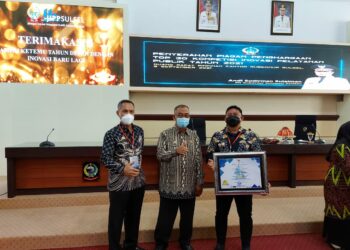 JET-STAR Parepare Masuk Top 30 Inovasi Pelayanan Publik, Wawali Pangerang Rahim Terima Penghargaan