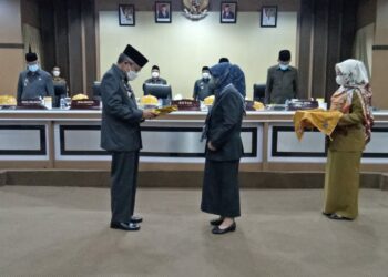 Wali Kota Parepare Serahkan Rancangan KUA PPAS APBD 2022 ke DPRD