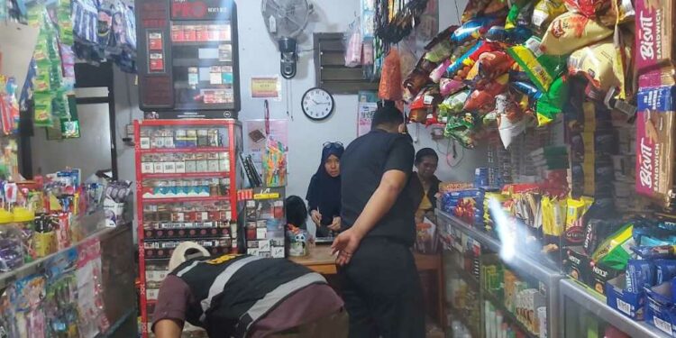 Pemerintah Daerah Kabupaten Enrekang bersama kantor Bea Cukai Parepare melaksanakan operasi pasar, Selasa (21/9/2021)