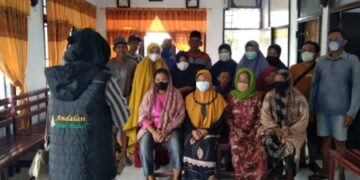 Andalan Sulsel Peduli Bersama Siswa dan Guru di Pinrang Bantu Korban Puting Beliung