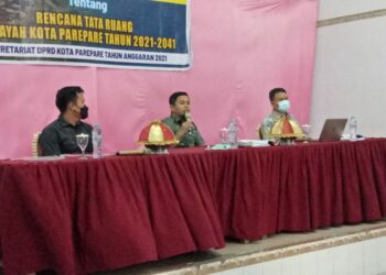 Wakil Ketua DPRD Parepare Tasming Hamid Paparkan Tujuan Perda RTRW