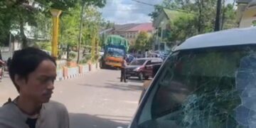 Tak Mampu Menanjak, Truck Mundur Libas Motor, Tiga Mobil Hingga Gerobak Bakso