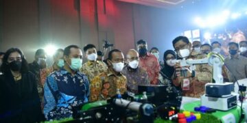 Gunakan Kacamata Virtual Reality Andi Sudirman Wisata Virtual ke Pulau Samalona