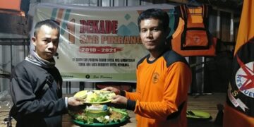 Rayakan Hari Jadi, SAR Pinrang Potong Tumpeng
