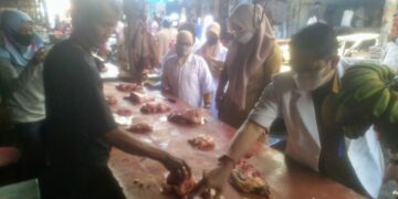 Pastikan Aman untuk Lebaran, Dinas PKP Parepare Turun Uji Kualitas Daging dan Ikan