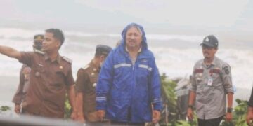 Bupati Pinrang Keliling Pantau Lokasi Terdampak Cuaca Buruk