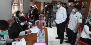 Pantau Vaksinasi, Dollah Mando Sampaikan Terimakasih