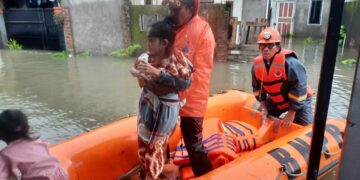 Banjir di Makassar, Plt Gubernur Pastikan BPBD Siaga Evakuasi Warga dan Pastikan Pemenuhan Bantuan 
