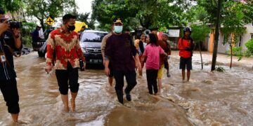Banjir di Makassar, Plt Gubernur Pastikan BPBD Siaga Evakuasi Warga dan Pastikan Pemenuhan Bantuan 