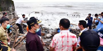 Plt Gubernur Sulsel Tinjau Abrasi di Takalar