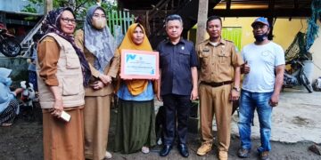 Yasser Latief Serahkan Puluhan Ekor Kambing ke Warga Masserenmpulu dan Massulowalie