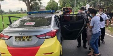 Patroli Rutin, Polsek Pancarijang Evakuasi Bumil yang Kecelakaan