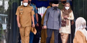 Tiba di Makkassar Didampingi Istri, Wapres RI Disambut PLT Gubernur Sulsel