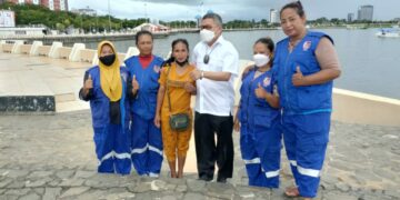 Taufan Pawe Dikenal Masyarakat Luas, Pengunjung Pantai Losari Rebutan Minta Foto Bareng