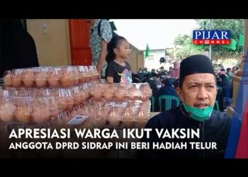 Apresiasi Warga yang Ikut Vaksin, Anggota DPRD Sidrap H.Pathuddin Beri Hadiah Telur