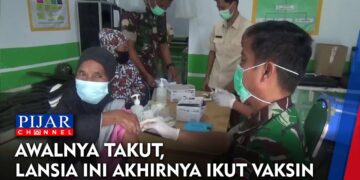 Awalnya Takut, Lansia Ini Akhirnya Ikut Vaksin