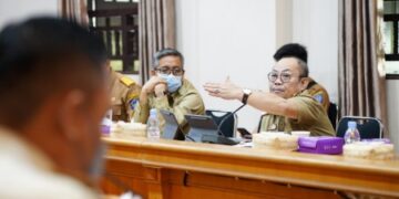 Asisten III Pemprov Sulsel Pimpin Pertemuan Evaluasi SAKIP¹