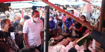 Sidak Pasar di Makassar, Mendag Janji Selesaikan Persoalan Minyak Goreng Kemasan di Sulsel