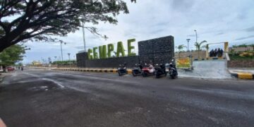 FOTO : Warga Mulai Kunjungi Anjungan Cempae di Kota Parepare