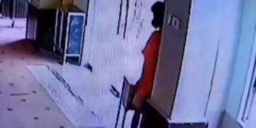 Pencuri Kotak Amal Masjid di Rappang Terekam CCTV