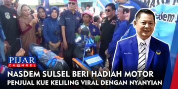 Nasdem Sulsel Beri Hadiah Motor Penjual Kue Keliling Viral dengan Nyanyian