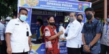 Pantau Operasi Pasar Minyak Goreng, Bupati Harap Betul-betul Sasar Warga yang Butuh