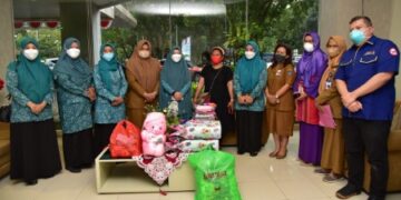 Jenguk Bayi Korban Pelecehan, Naoemi Octarina Perintahkan DPPPA dan PKK Pantau Korban