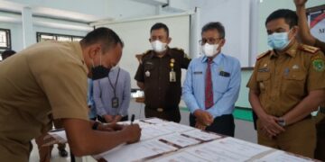 Kades se-Kabupaten Sidrap Teken MoU dengan Kejari, Kajari: Jangan Berarti Merasa Aman