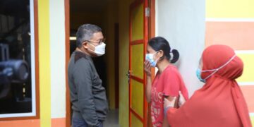 Manfaatkan Hari Libur, Taufan Pawe Kunjungi Warga Penerima Bantuan Rumah Impian