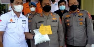 Sisir Kapal, Polisi Temukan Sabu 1Kg Terbungkus Kain Merah