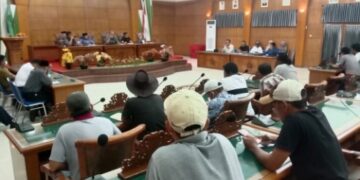 Minta Kembalikan Fungsi Terminal, Peternak Ayam Petelur Datangi Gedung DPRD Sidrap