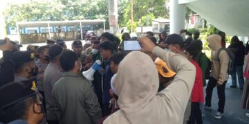 Aksi Unjuk Rasa Mahasiswa di Pinrang Diwarnai Kericuhan