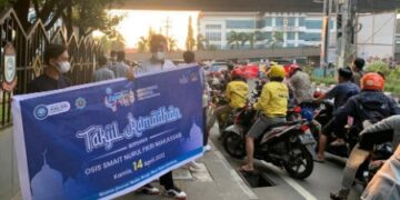 Tebar Kebaikan, SMAIT Nurul Fikri Makassar Berbagi 1000 Takjil