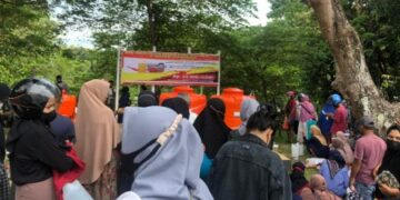 Bazar Minyak Goreng Curah di Makodim Parepare Diserbu Warga